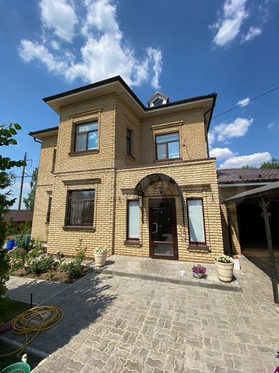 Коттедж 285,3 м² на участке 15 сот.