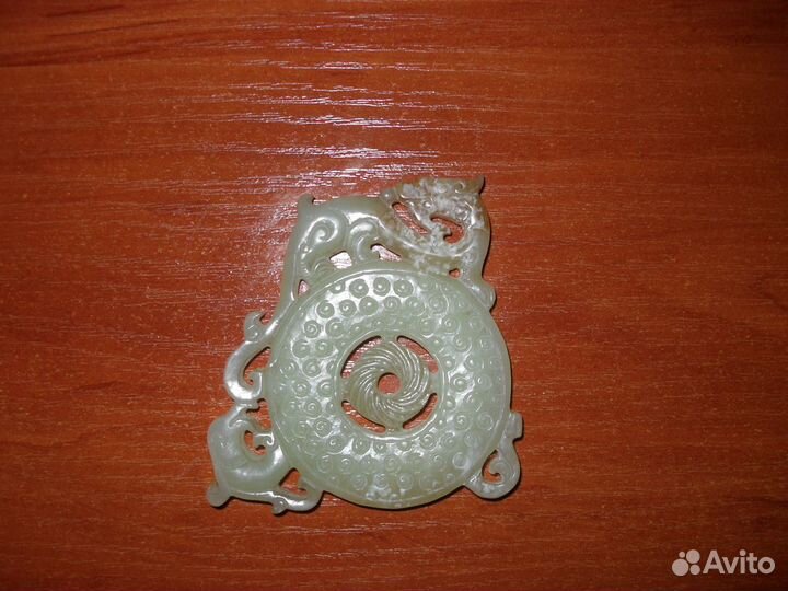 Диск би из нефрита