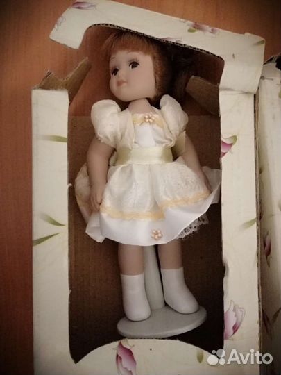 Продам фарфоровые куклы