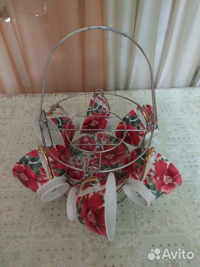 Набор чашек с блюдцами