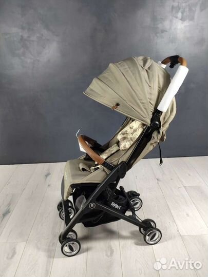 Детская прогулочная коляска