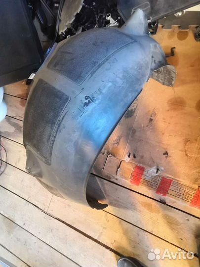 Подкрылок задний левый орига идеал бмв е60 дорест