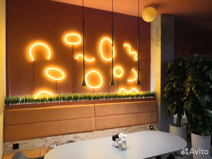 Искусственные цветы в горшках