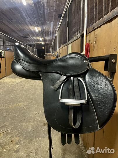 Седло для лошади