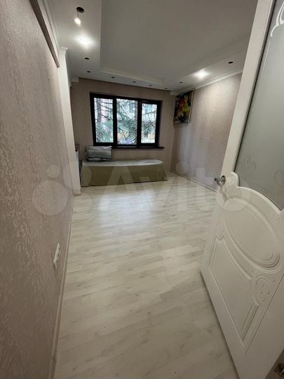 3-к. квартира, 80 м², 2/5 эт.