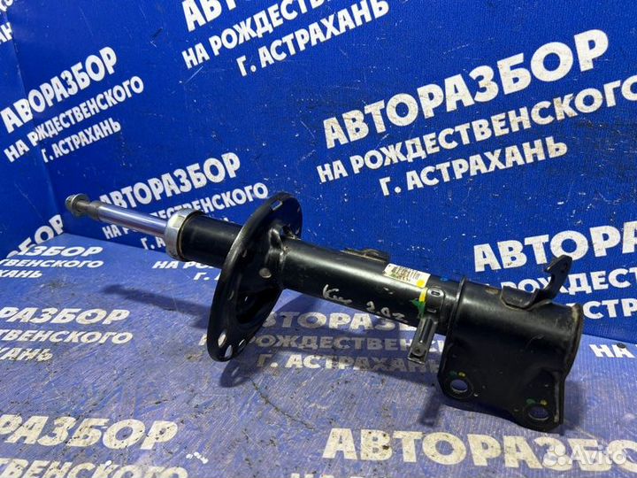 Задняя стойка амортизатора Toyota Camry 40 седан