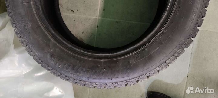 Bridgestone Ice Cruiser 7000S 205/60 R16 92T