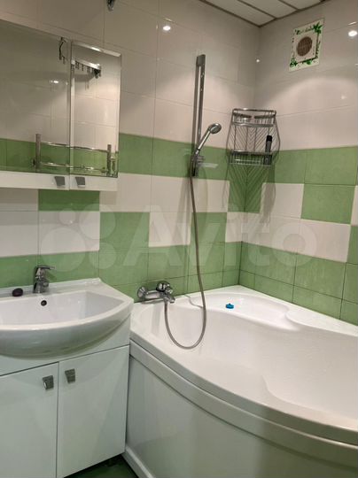 2-к. квартира, 52 м², 9/9 эт.