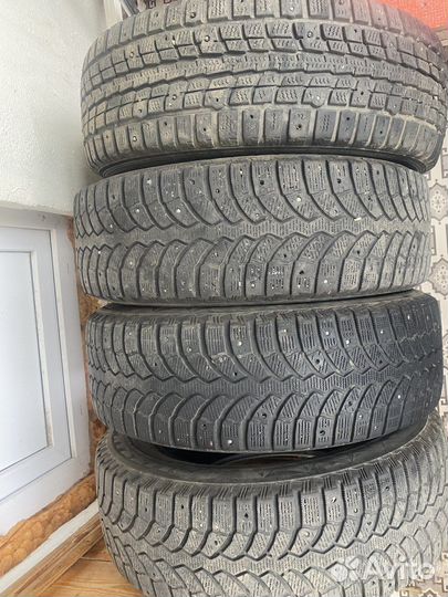 Bridgestone Blizzak Spike-01 185/65 R15