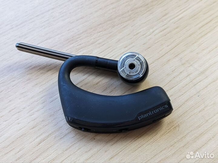 Беспроводная гарнитура plantronics voyager 5200