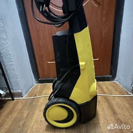 Продаю минимойку Керхер