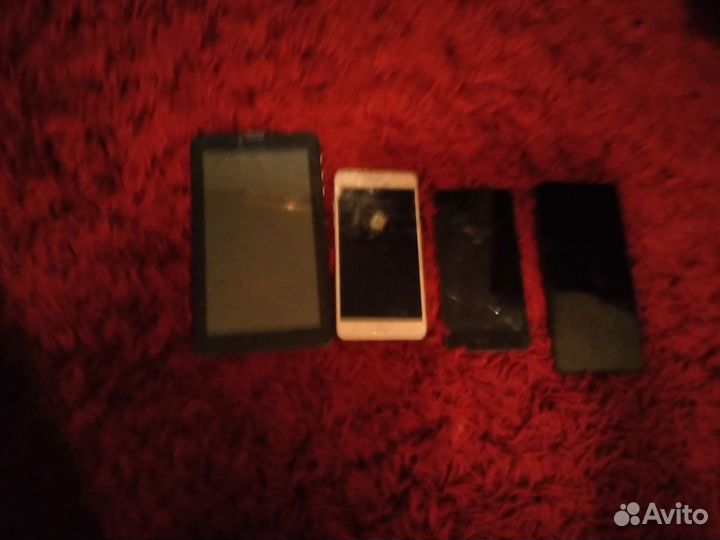 Телефоны и планшет на разбор