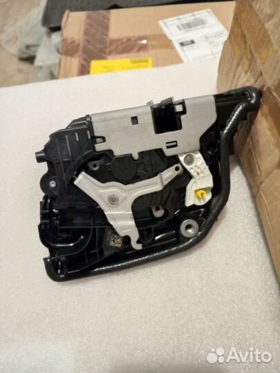 BMW 7/X5/X6 Замок двери левой передней