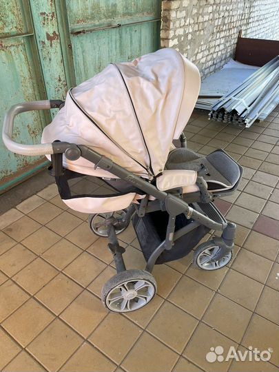 Прогулочная коляска 2 в 1