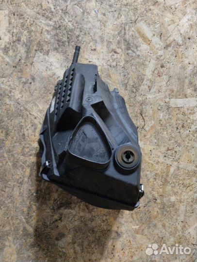 Корпус воздушного фильтра Audi A6 C6 4F BDX 2008