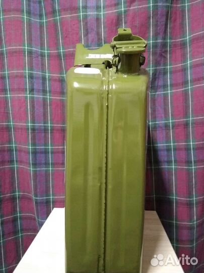 Канистра гсм металл 20л John Deere Stuffland