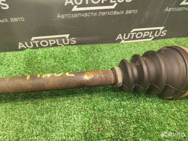 Привод левый Nissan Almera Tino универсал 2001