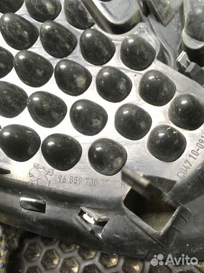 Эмблема Peugeot 3008 EP6cdtmd 2012