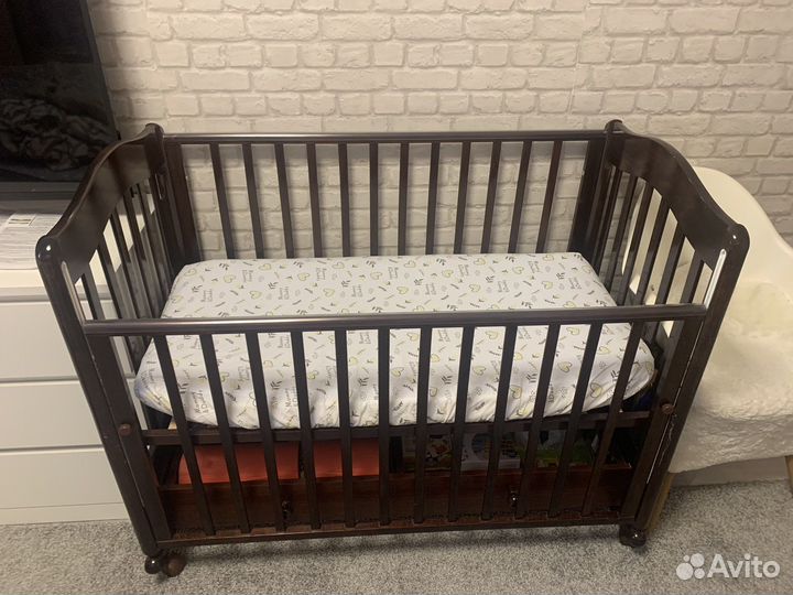 Детская кроватка