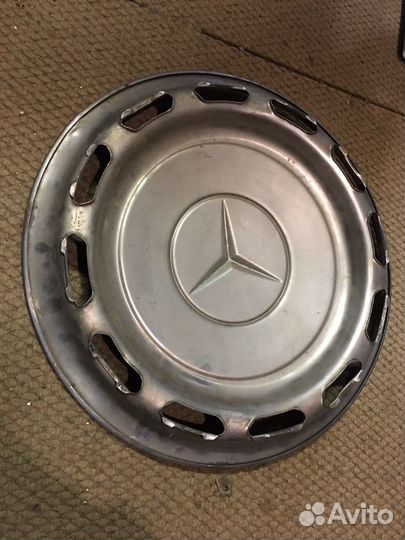 Колпаки mercedes старые (комплект)