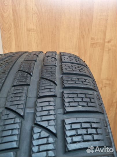 Pirelli Winter Sottozero 240 Serie II 235/40 R19