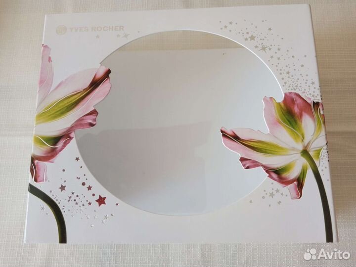 Коробка подарочная от ив Роше