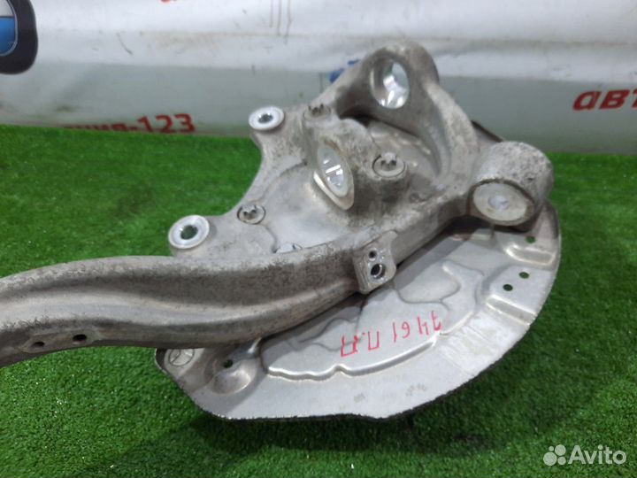 Ступица передняя правая Mercedes C220 W205 651.921