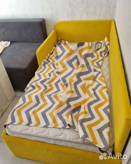 Детская кровать, уютная, съёмный борт