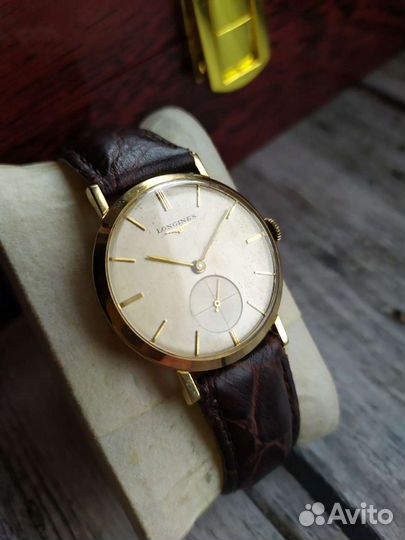 Часы золотые. Longines