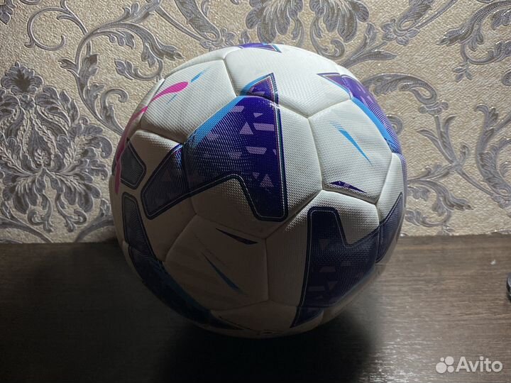 Футбольный мяч