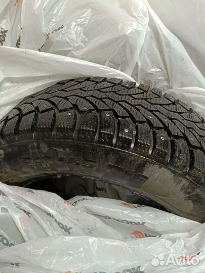 Pirelli Formula Ice 215/65 R16