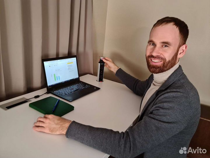 Стол регулируемый по высоте