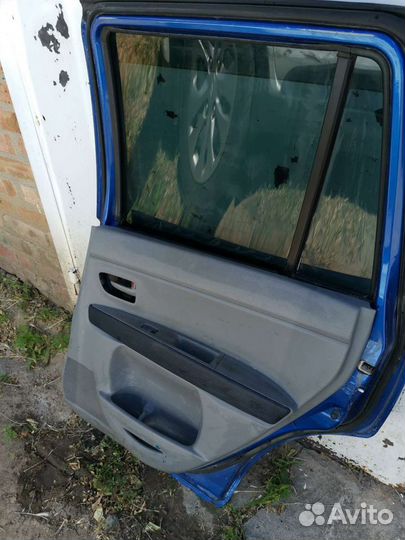 Дверь для Mazda demio
