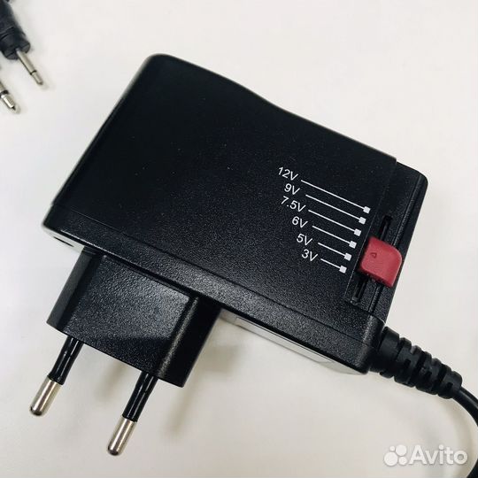 Универсальный блок питания 3-12V,2500mAh Delta+