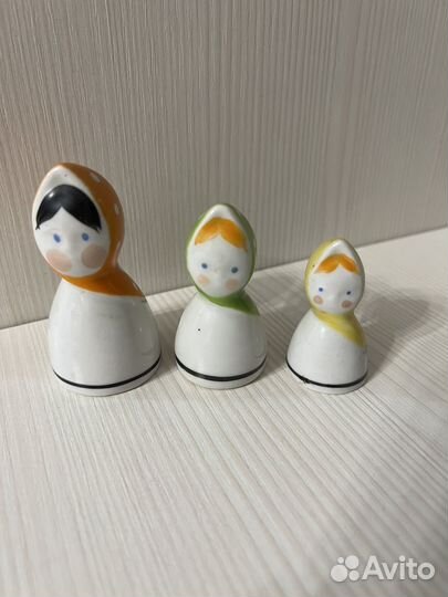 Статуэтки девочки матрешки