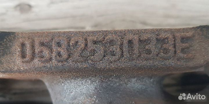 VW Passat B5 Коллектор выпускной 058253033E