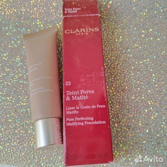 Матирующий тон крем Clarins