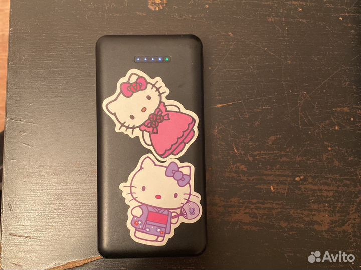 Паурбанк с беспроводной зарядкой