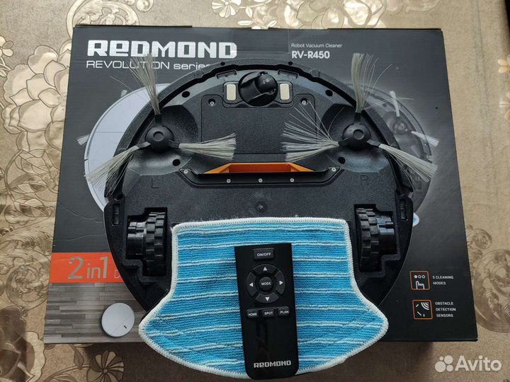Робот-пылесос Redmond RV-R450