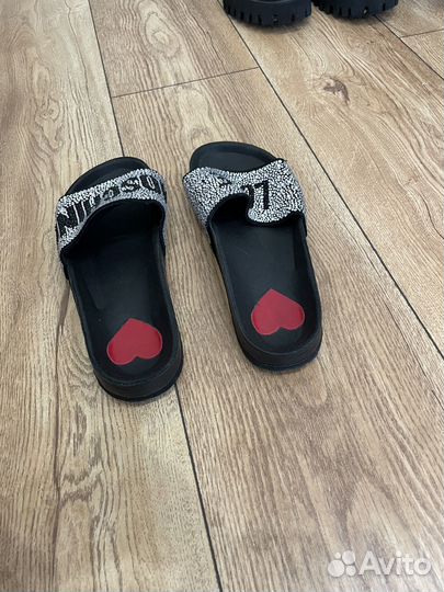Женские шлепанцы Love Moschino 37 размер