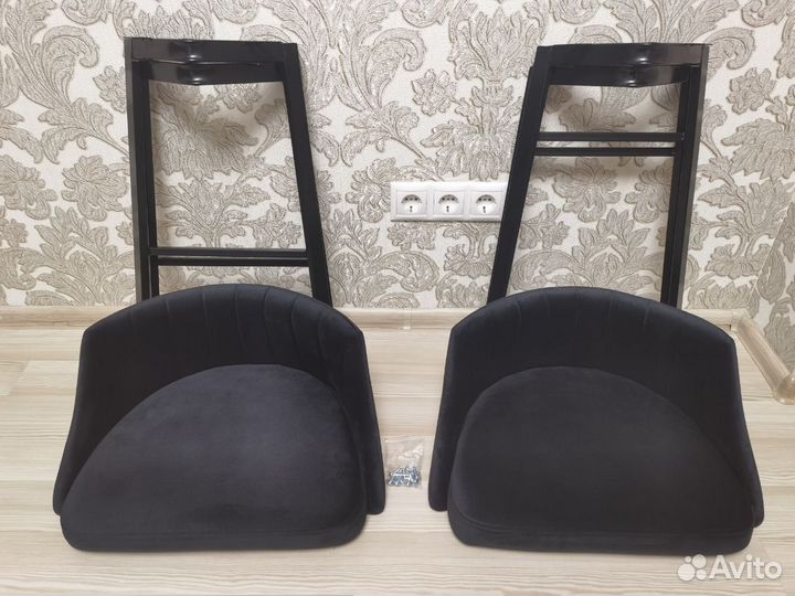 Полубарные стулья со спинкой 2 шт