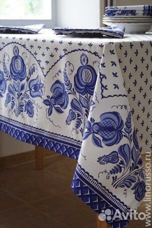 Комплект столовый (скатерть, салфетки) 