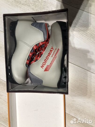 Лыжные ботинки