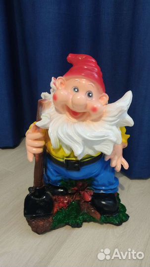 Садовая фигура Гном разный
