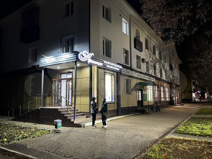 Торговая площадь, 64 м²