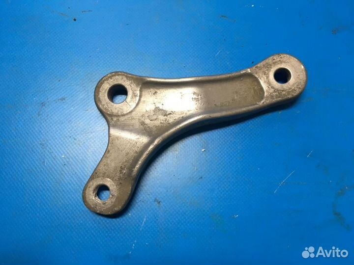 Кронштейн стойки штанги стабилизатора левый BMW 5