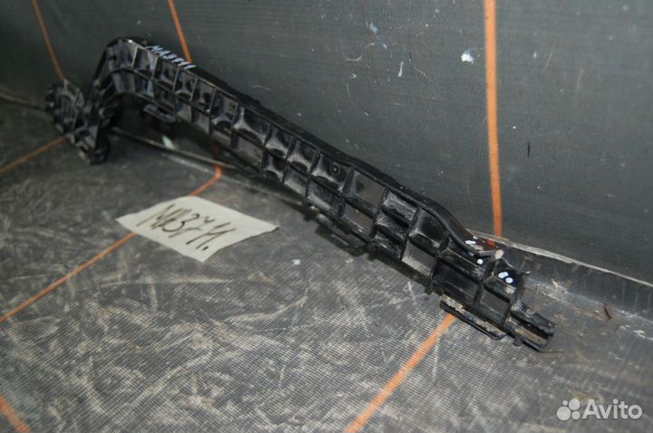 Кронштейн бампера заднего левый - Lexus LX 3