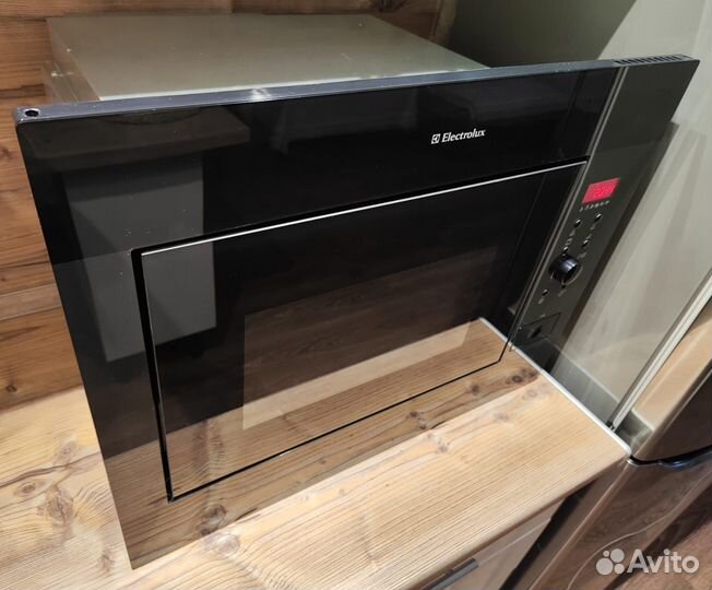 Микроволновая печь Electrolux