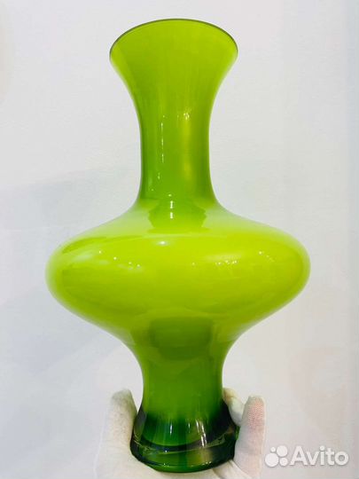 Ваза двухслойное молочное стекло