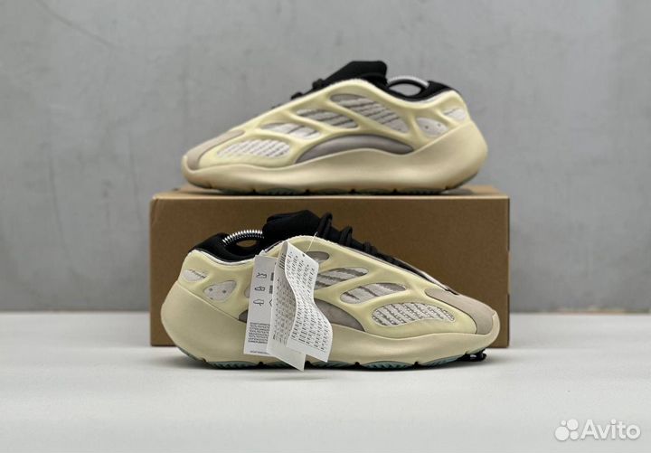 Кроссовки женские adidas yezzi